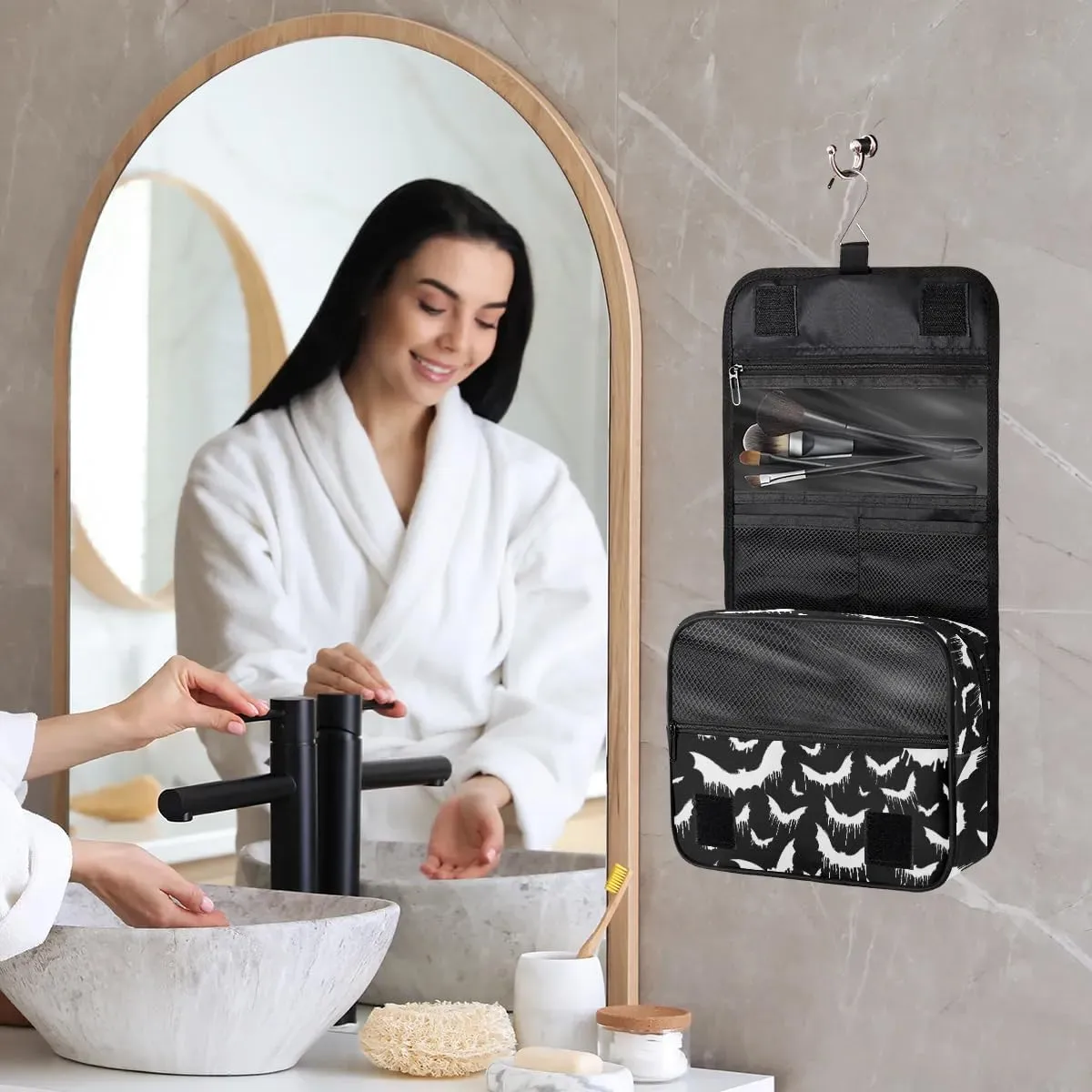 Bat Hanging Toiletry Bag for Women Men, Kids Toiletry Travel Bag, Halloween Waterproof Boys Toiletry Bag Makeup Kit Hanging Makeup Bag Cosmetic Bag Shaving Bag for Kids Adult Travel Essential