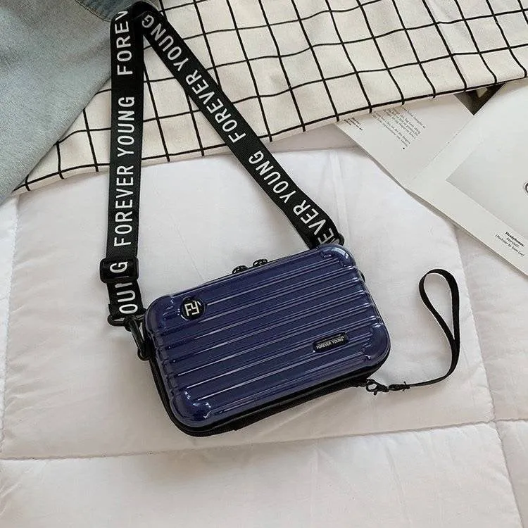 Beautiful Hard Shell Wash Portable Storage Cosmetic Bags