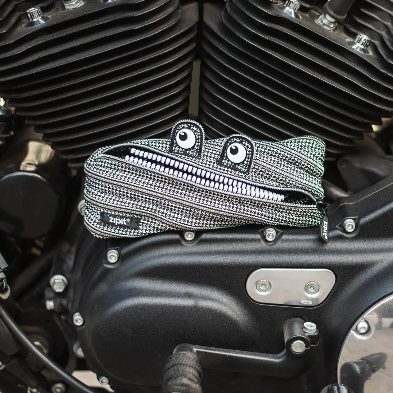 Black   Silver Monster Zipper Pouch