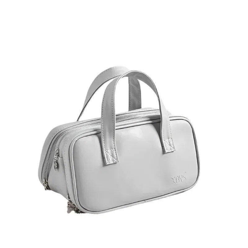 Charloutte | Versatile and functional travel-friendly cosmetic bag