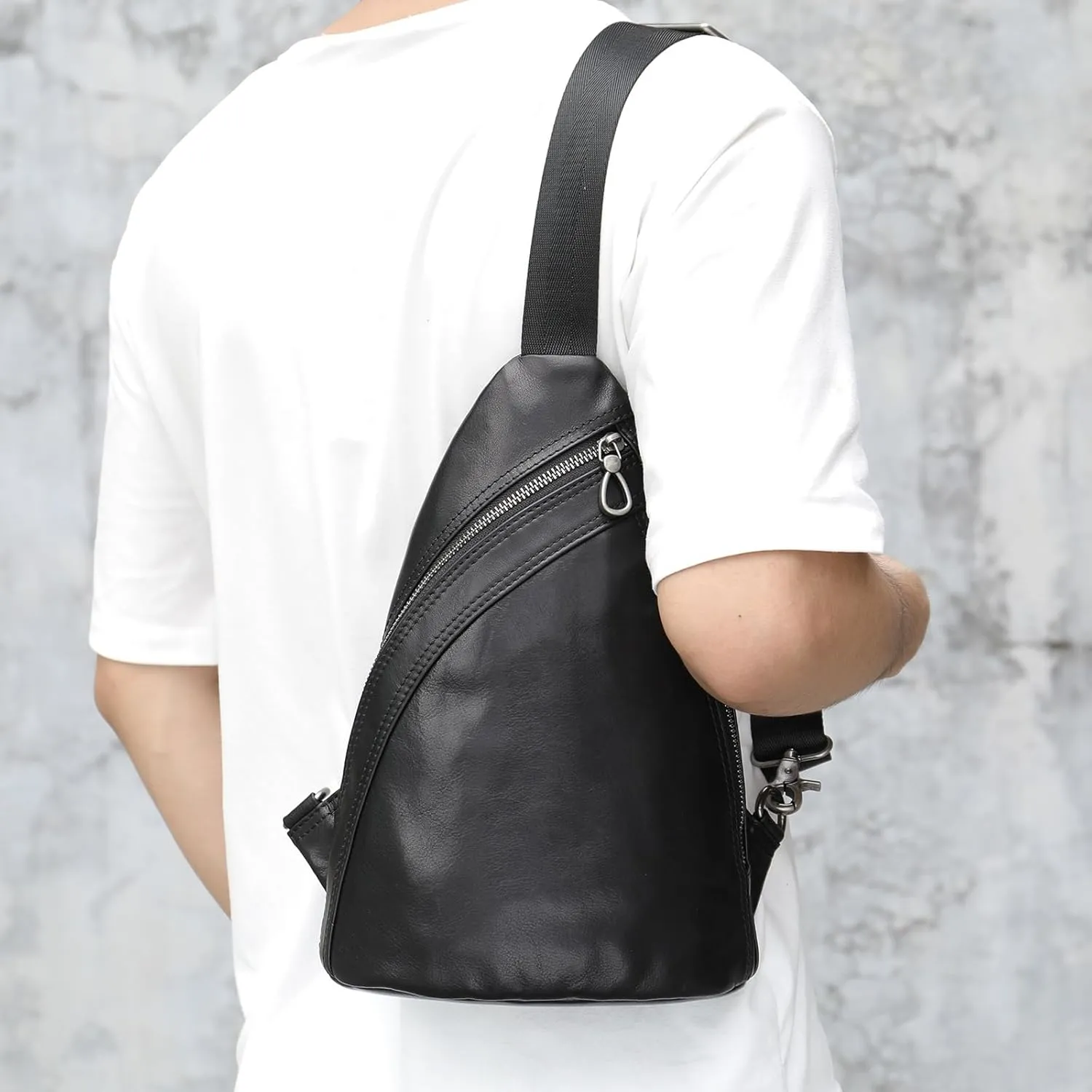 Chest Bag Crossbody Chest Bag Top Layer Crossbody Bag for Men