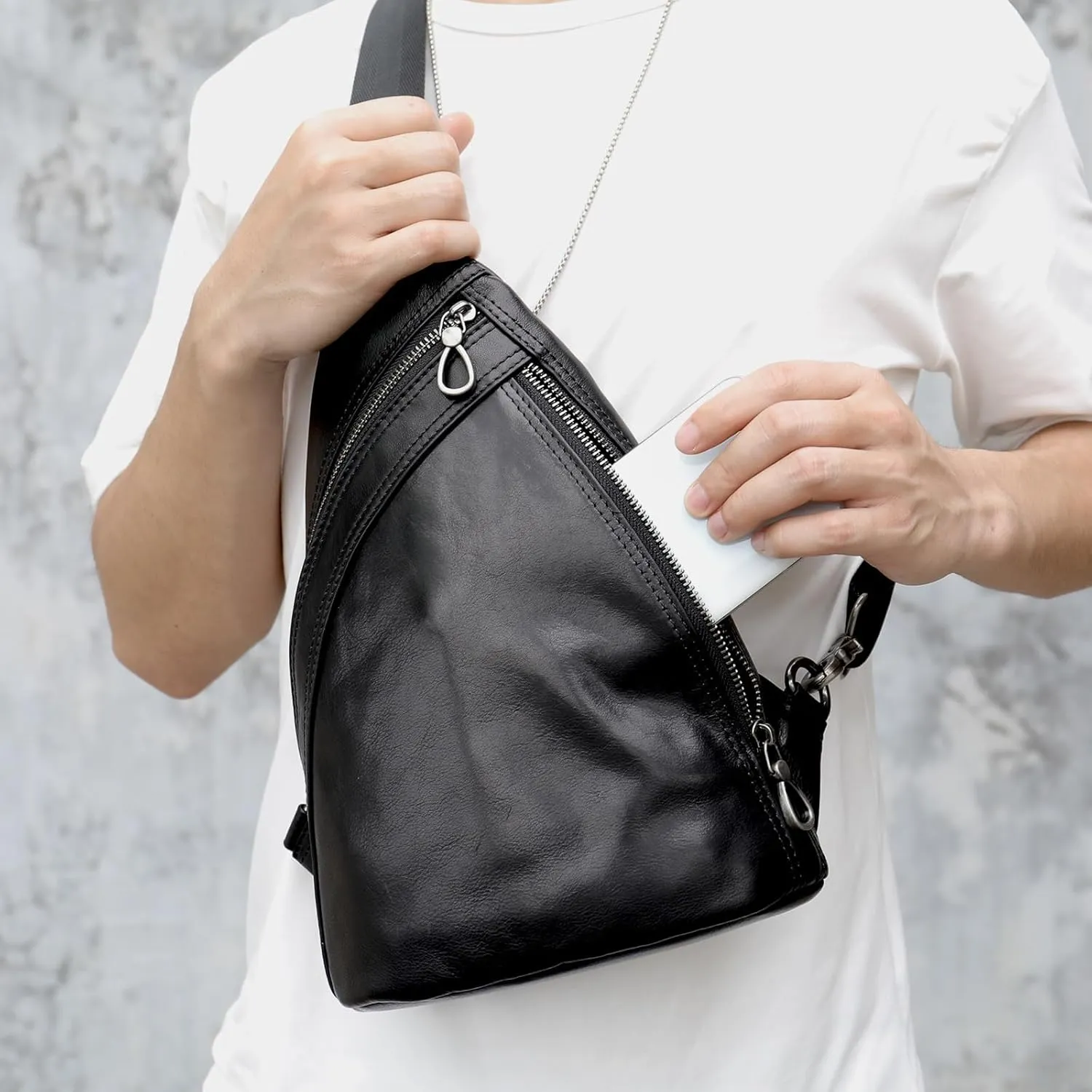 Chest Bag Crossbody Chest Bag Top Layer Crossbody Bag for Men