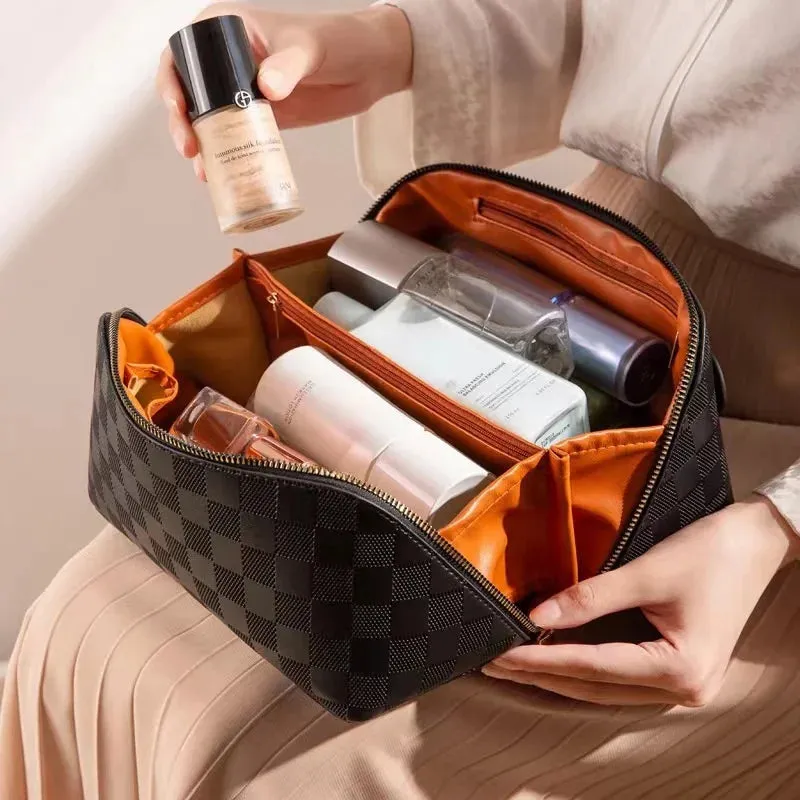 Elena | Stylish and robust cosmetic organizer