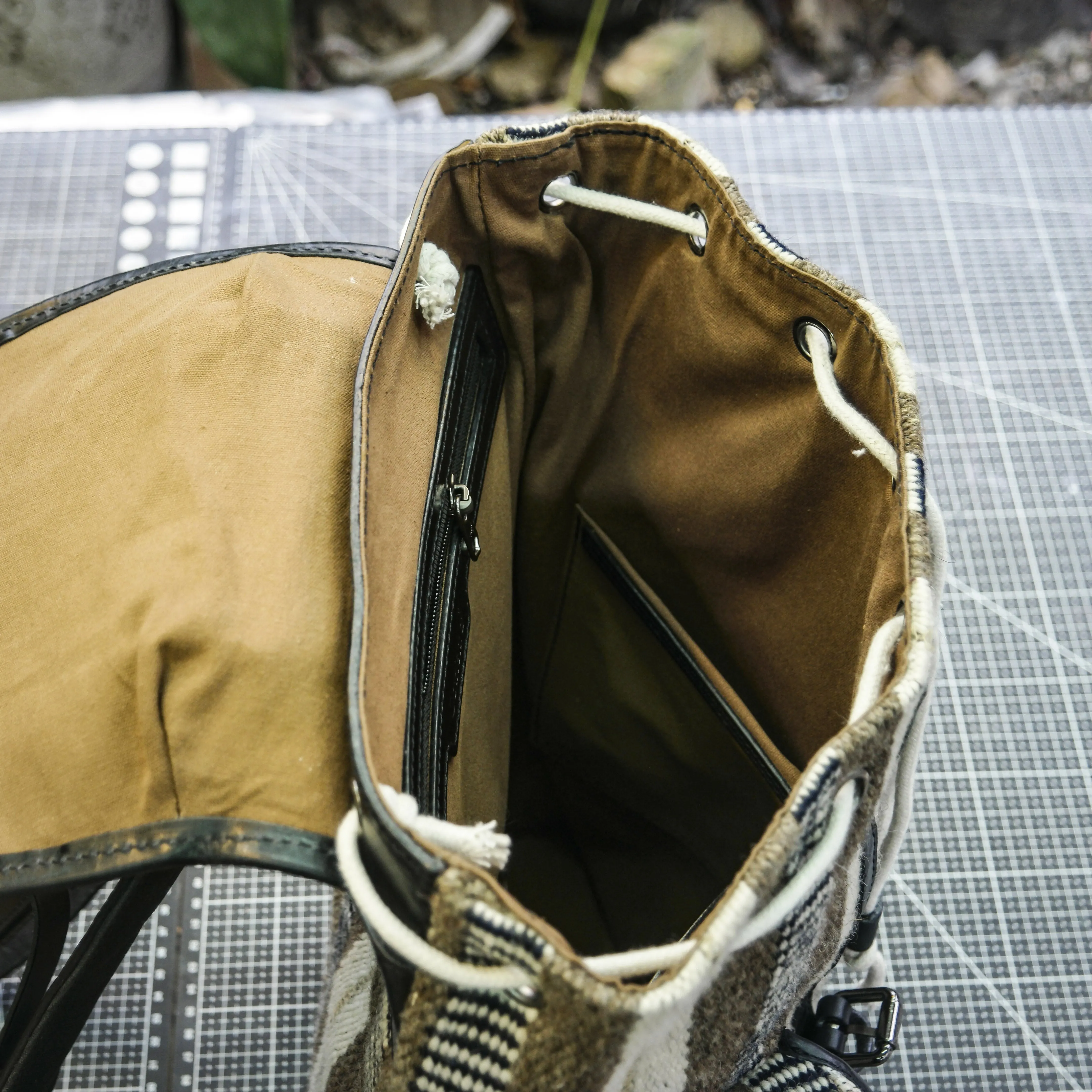 Handmade 18L yak velvet backpack made of vegetable tanned cowhide