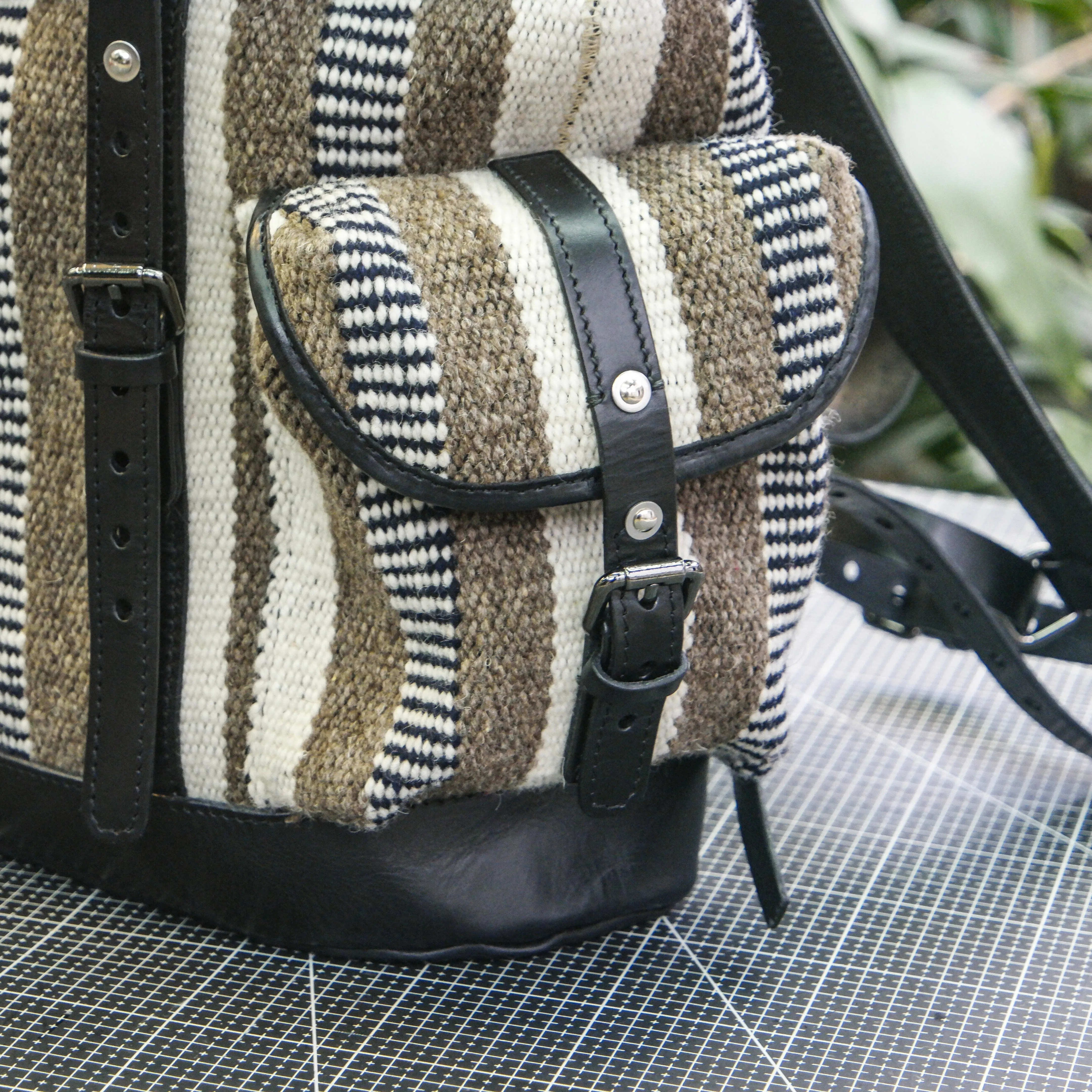 Handmade 18L yak velvet backpack made of vegetable tanned cowhide