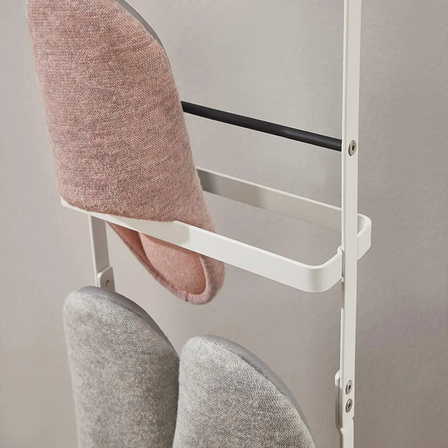 Japanese-Style Iron Slippers Rack, Multi-Layer Single-Row Self-Standing Storage Rack, Household Narrow Shoe Rack,White-4Tier