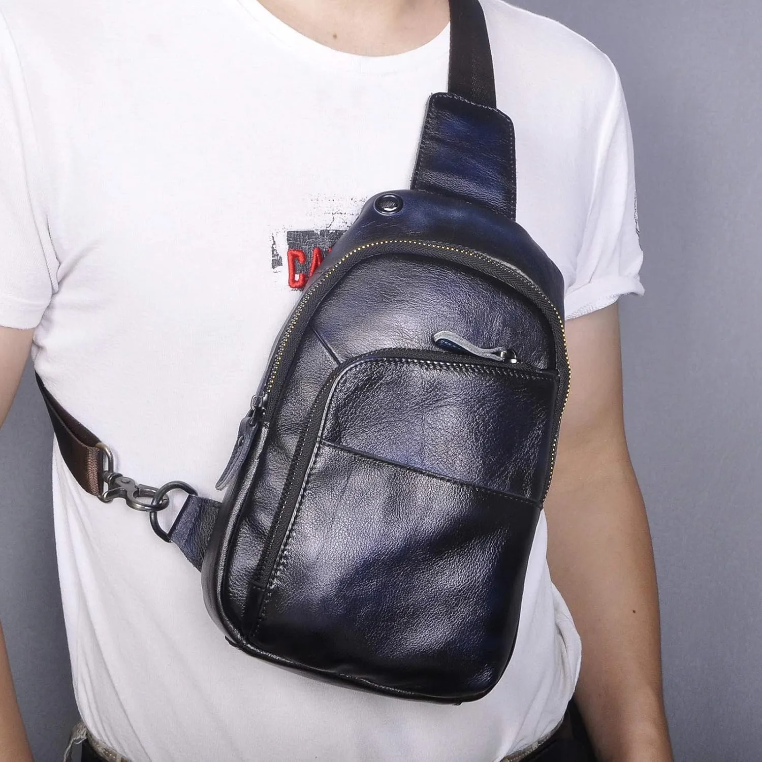 Le'aokuu Men Outdoor Casual Travel Hiking Tea Crossbody Chest Sling Bag Rig One Shoulder Strap Bag Backpack Men Leather (8010 Blau)…