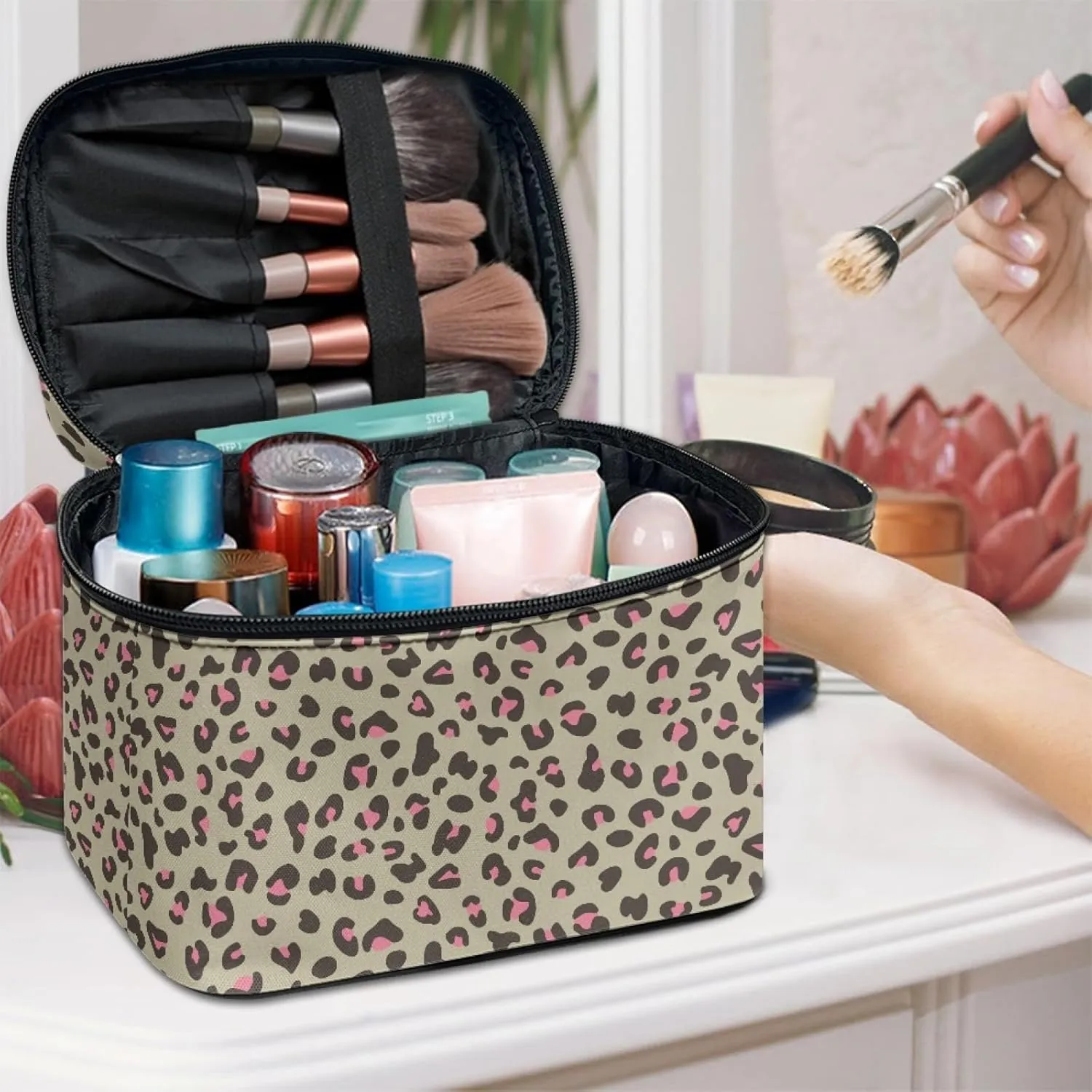 Makeup Bag, Western Style Cosmetic Bag, Large Capacity Travel Makeup Organizer, Toiletry Bag For Women & Girls With Handle and Divider (Pink Leopard)