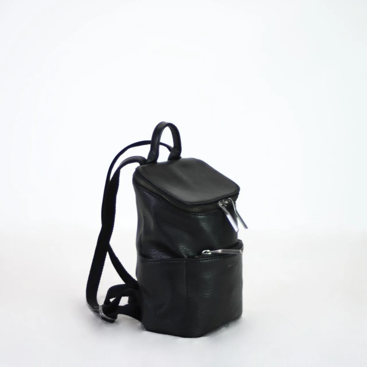 Matt & Nat Dwell Collection  Mini Brave Backpack Black