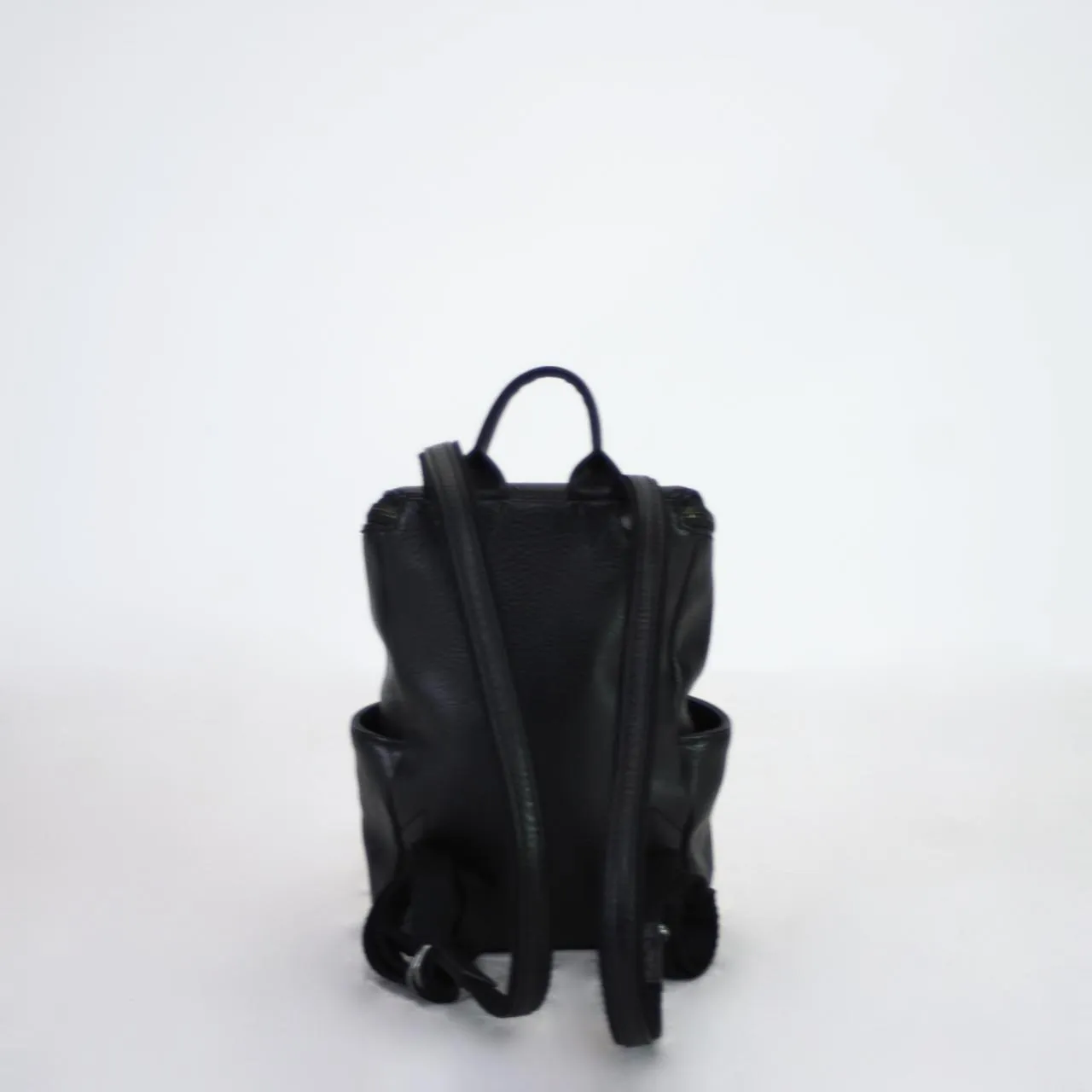 Matt & Nat Dwell Collection  Mini Brave Backpack Black