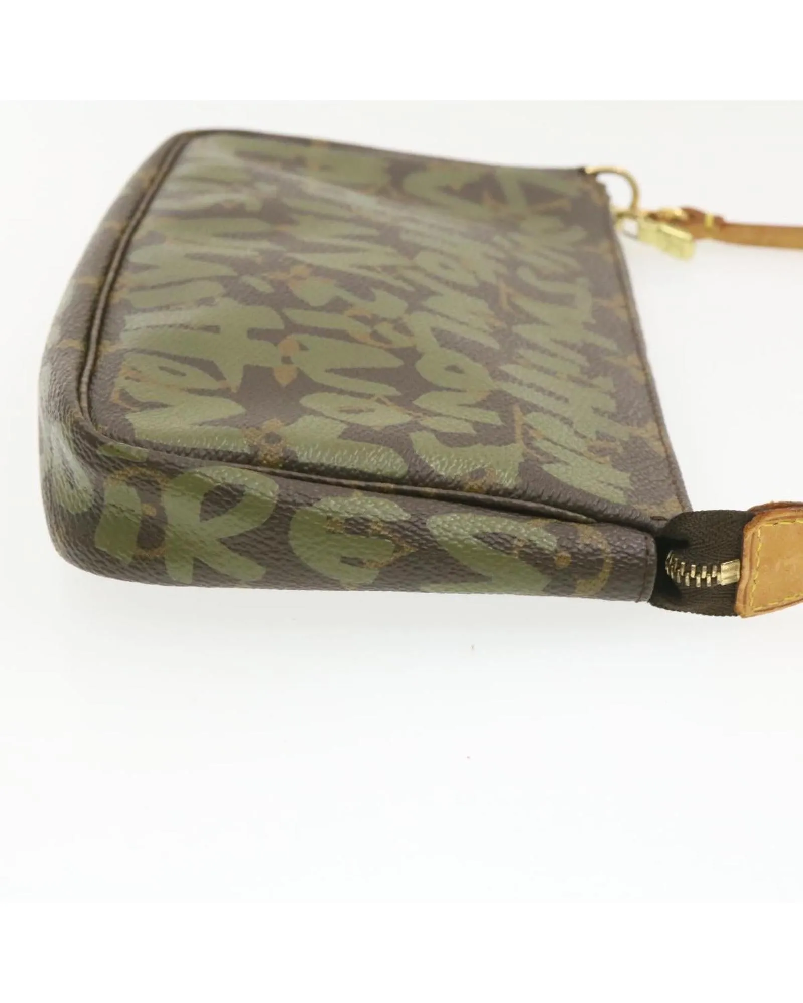Pochette Graffiti Shoulder Bag