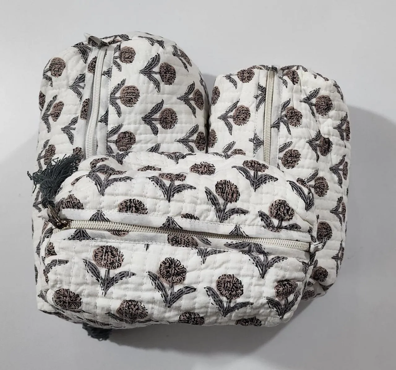 White With Grey Flower Print Pouch Set