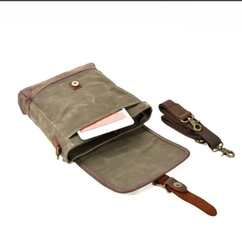 Winston | Vintage Crossbody Bag with Secure Buckle Closure